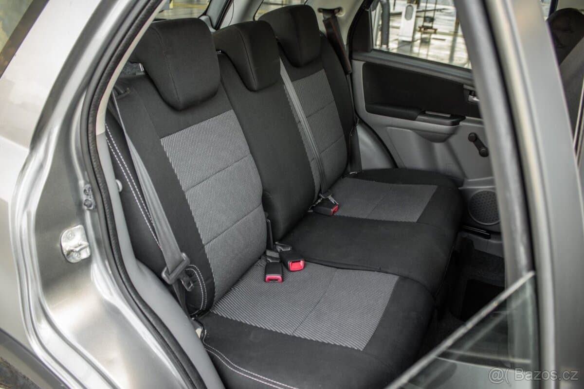 2011 Suzuki SX4 - 18