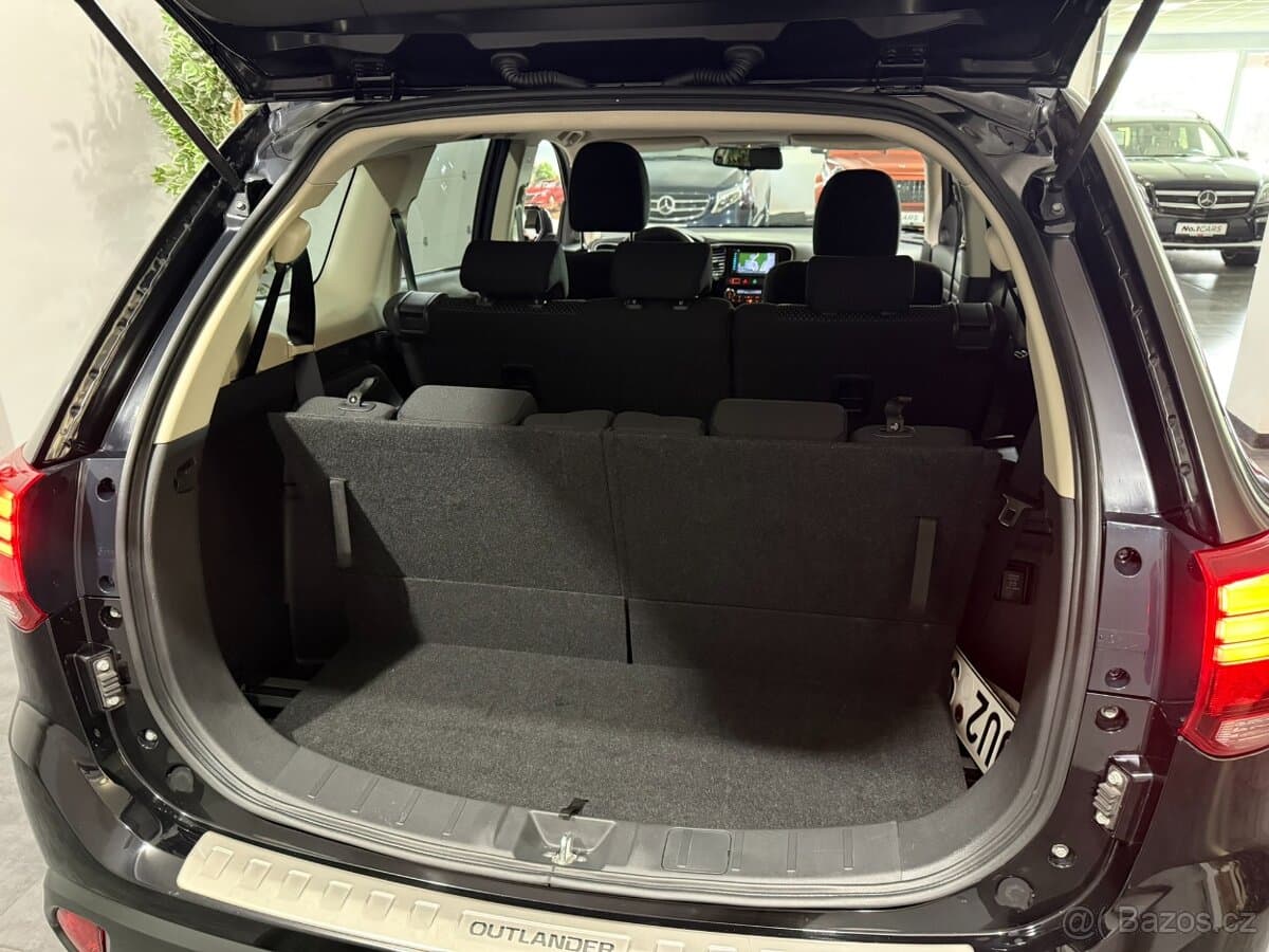 2017 Mitsubishi OUTLANDER - 18