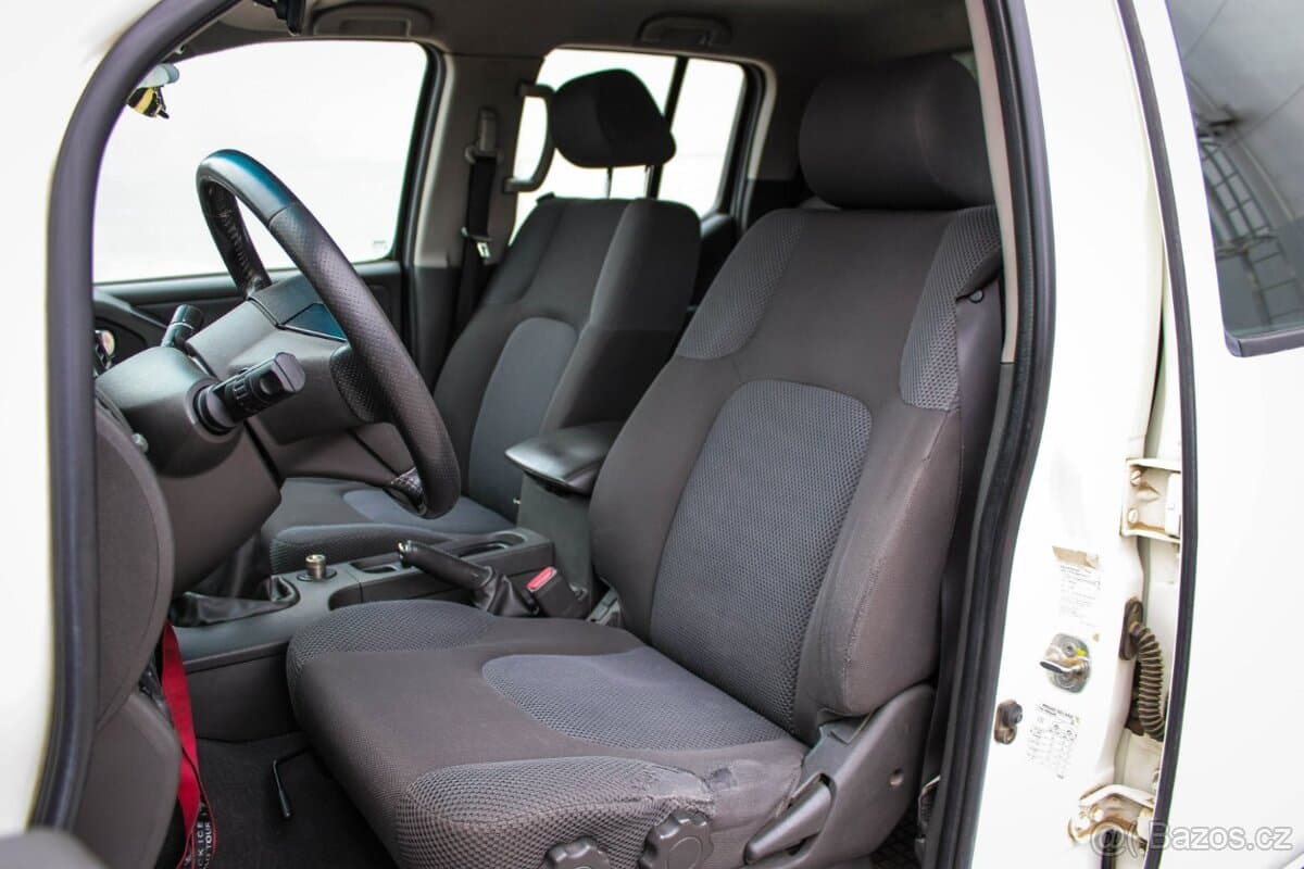 2009 Nissan NAVARA - 18