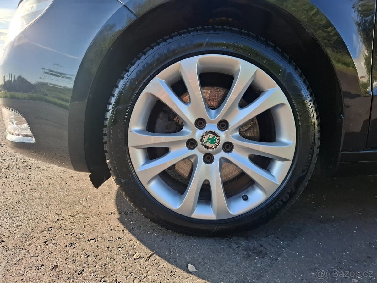 2013 Škoda SUPERB - 18