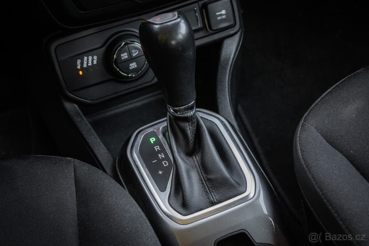 2018 Jeep RENEGADE - 18
