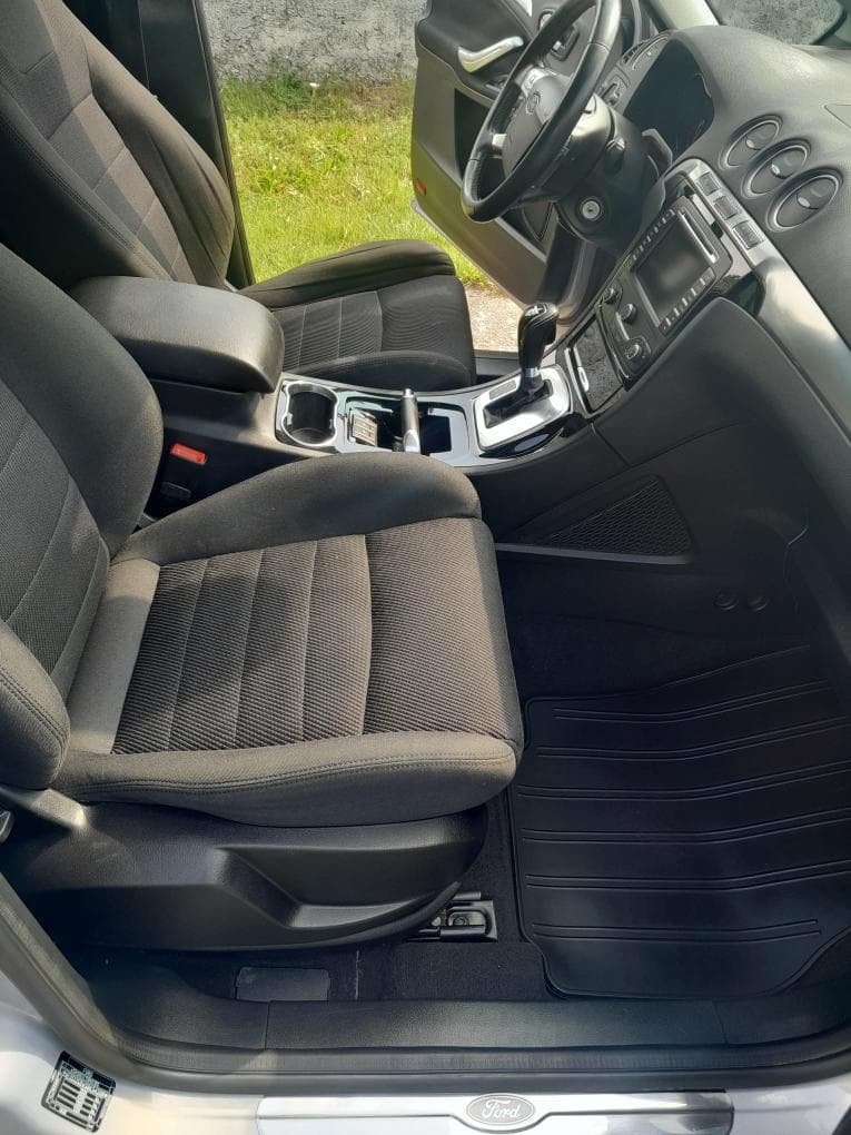 2011 Ford S-MAX - 18