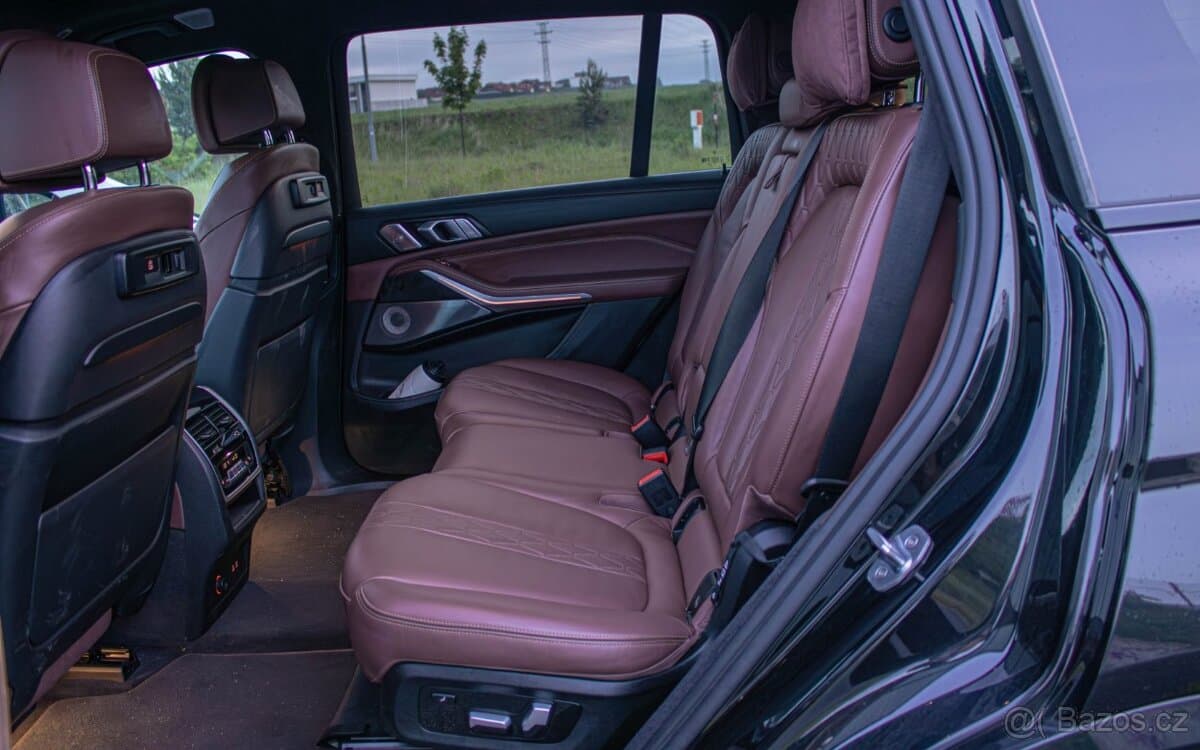 2019 BMW X7 - 18
