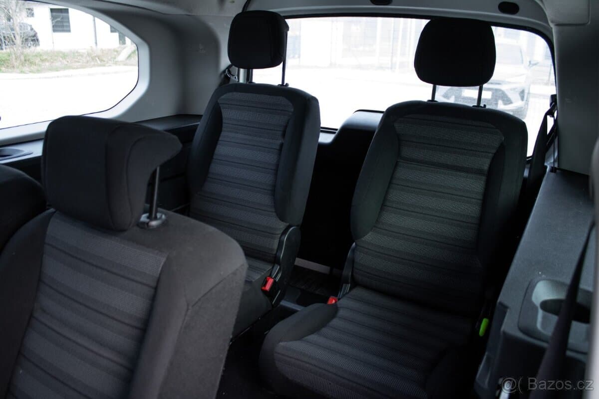 2019 Opel COMBO - 18