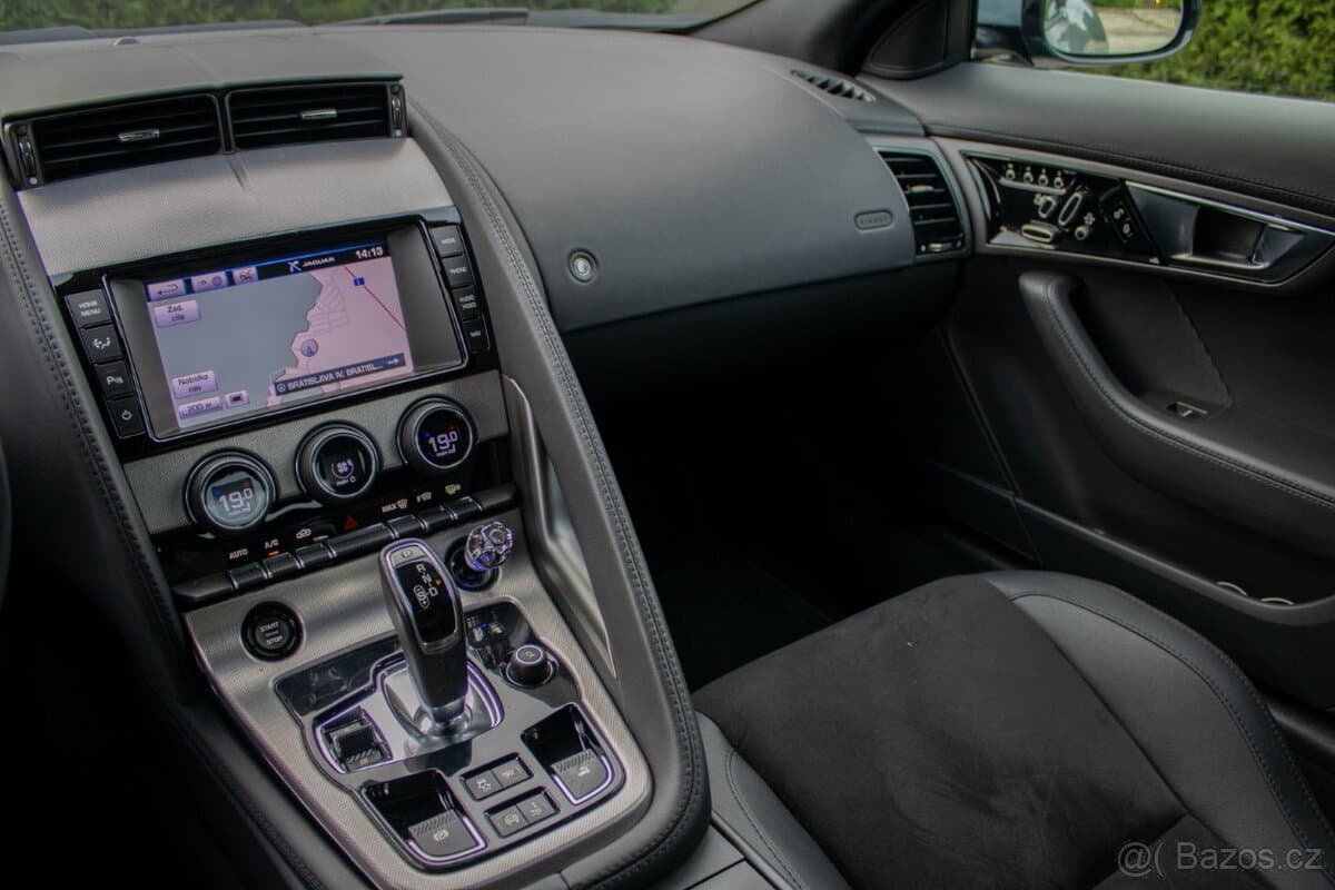 2014 Jaguar F-TYPE - 18