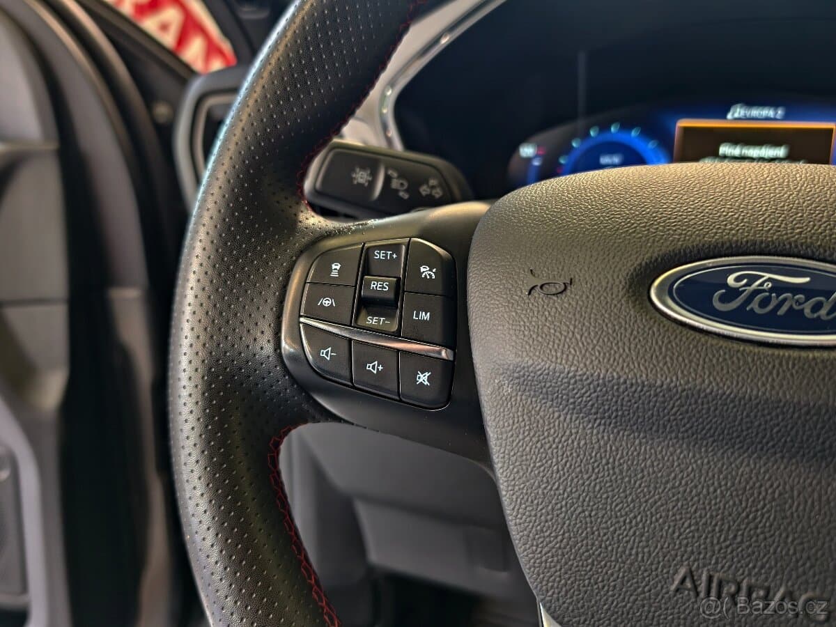 2022 Ford KUGA - 18