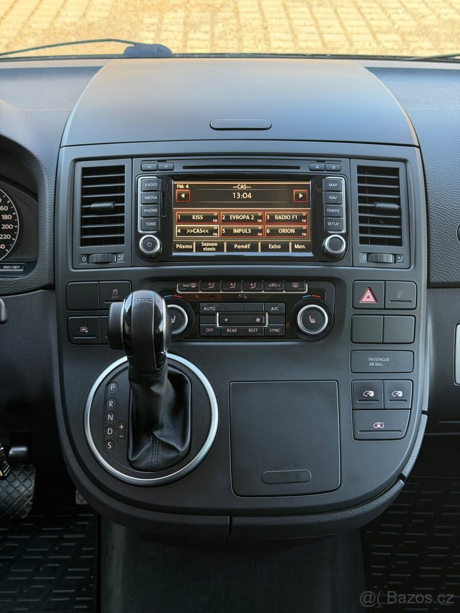 2012 Volkswagen MULTIVAN - 18