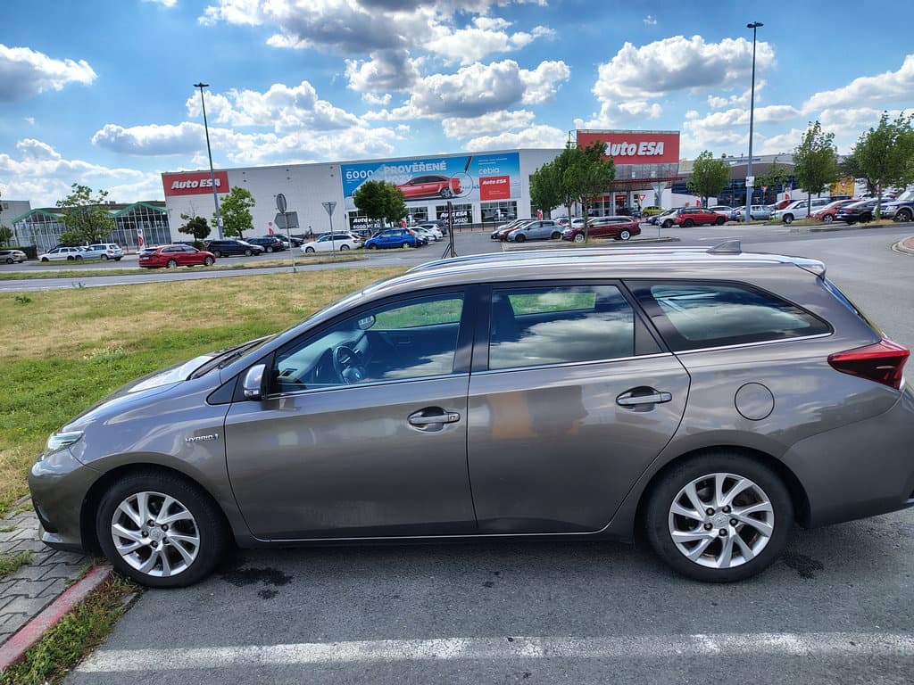 2018 Toyota AURIS - 18