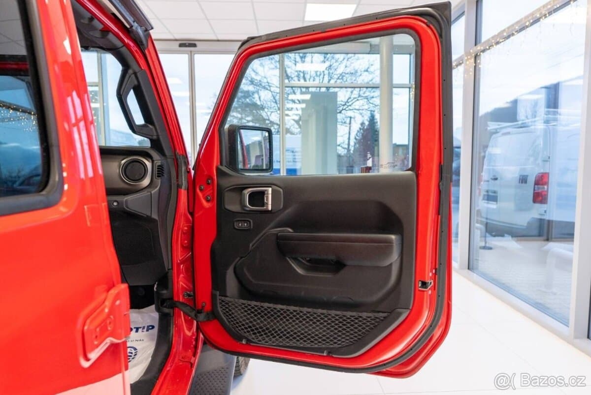 2021 Jeep WRANGLER - 18