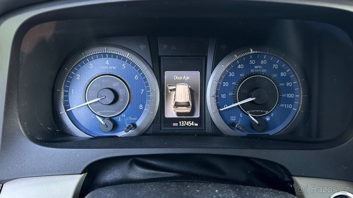 2016 Toyota SIENNA - 18