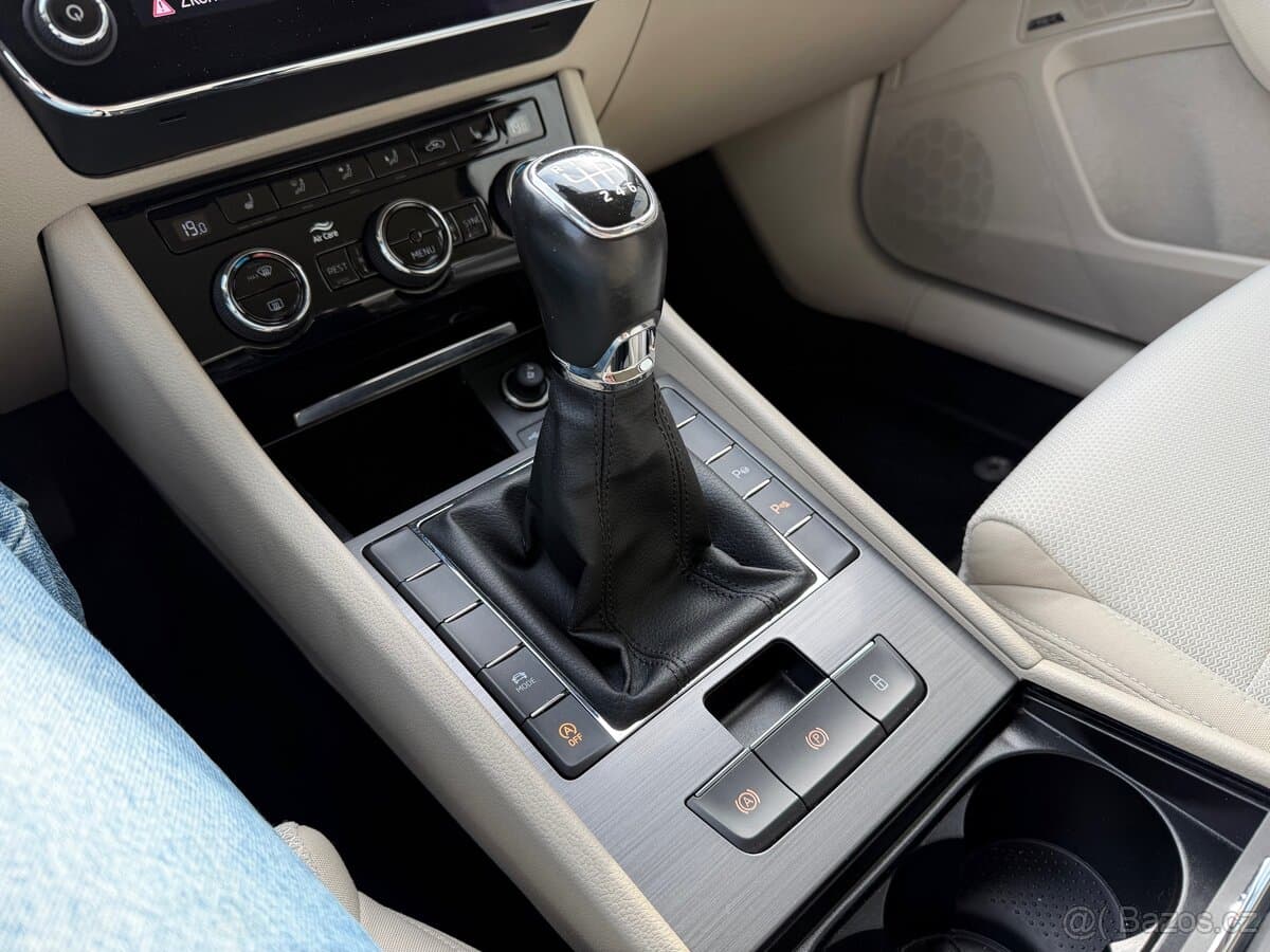 2020 Škoda SUPERB - 19
