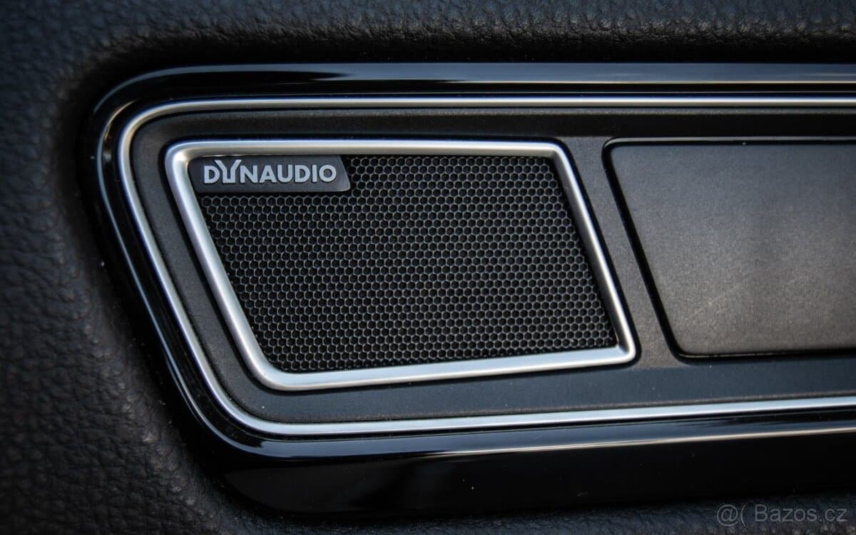 2015 Volkswagen TOUAREG - 19
