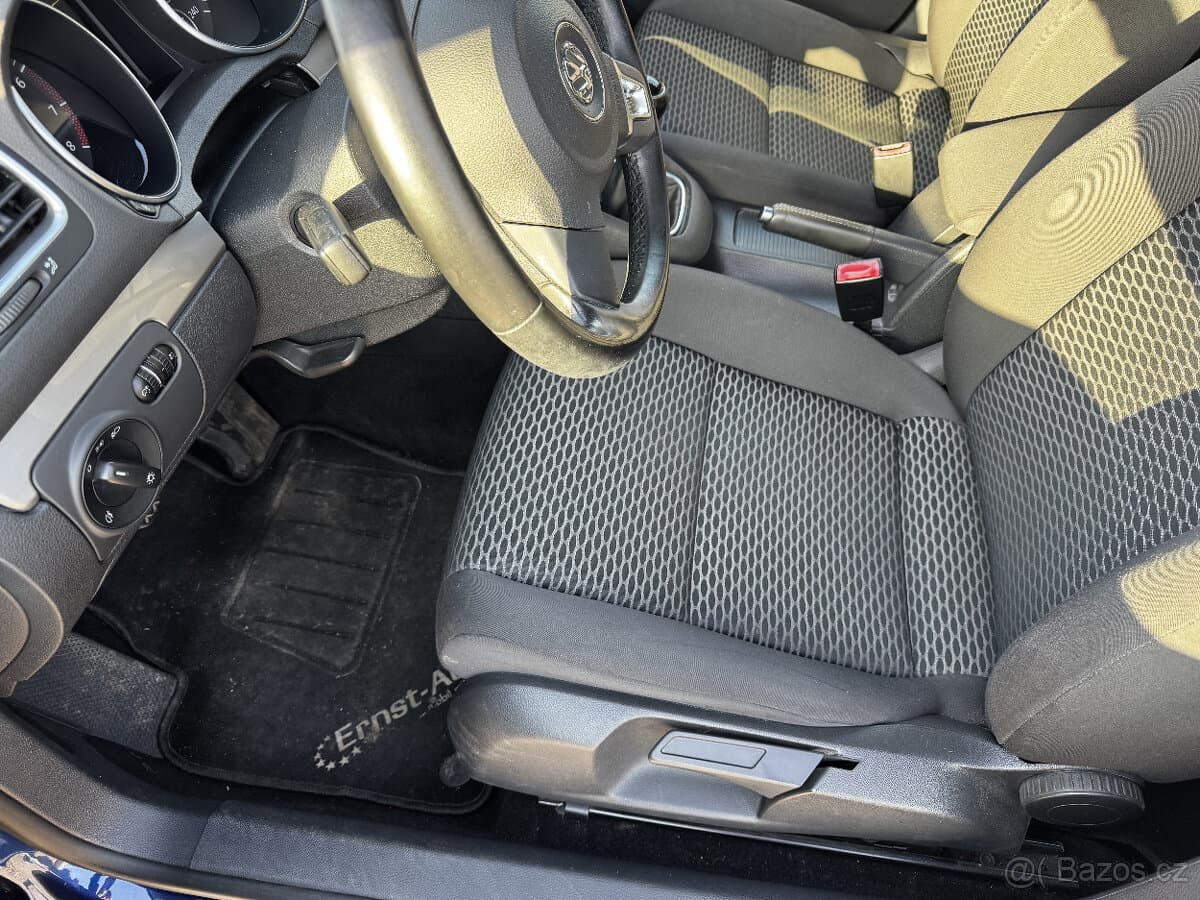 2010 Volkswagen GOLF - 19