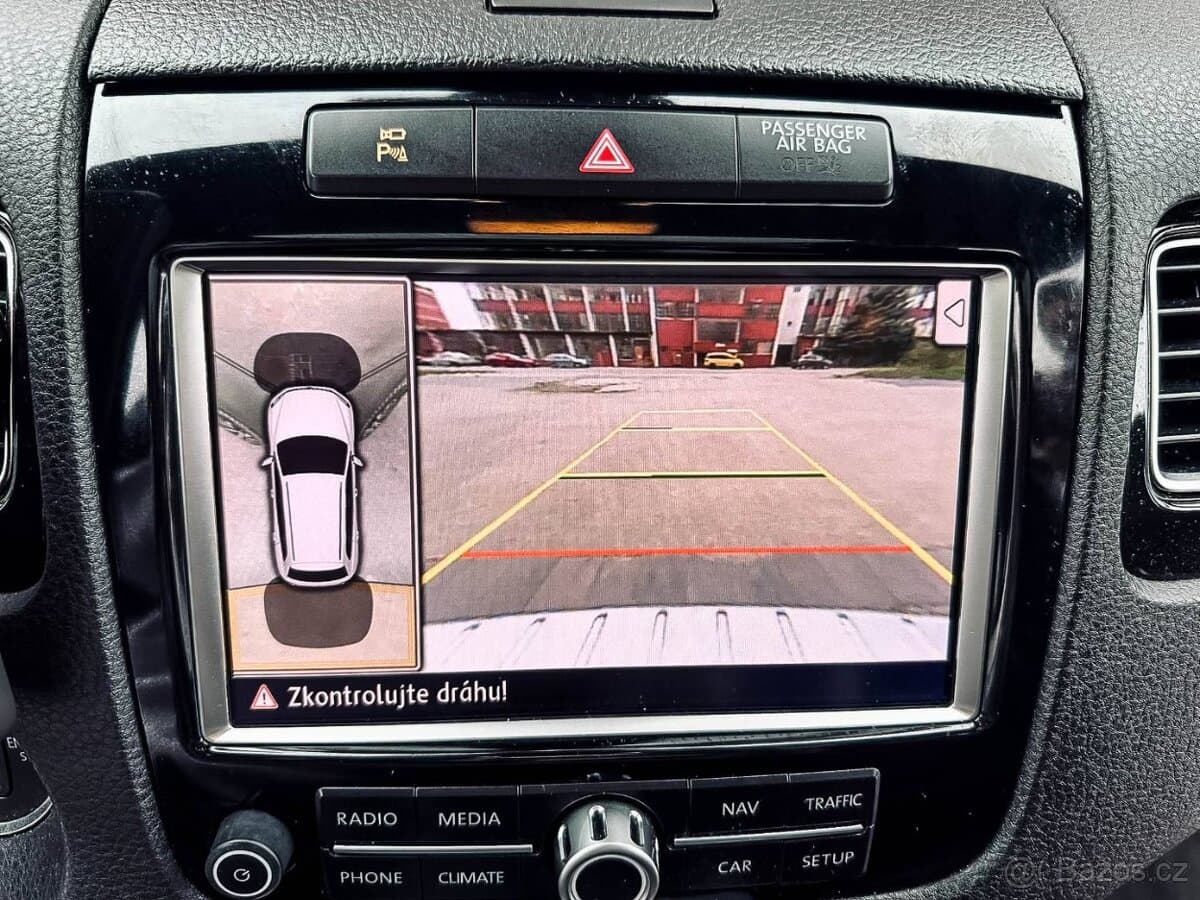 2012 Volkswagen TOUAREG - 19