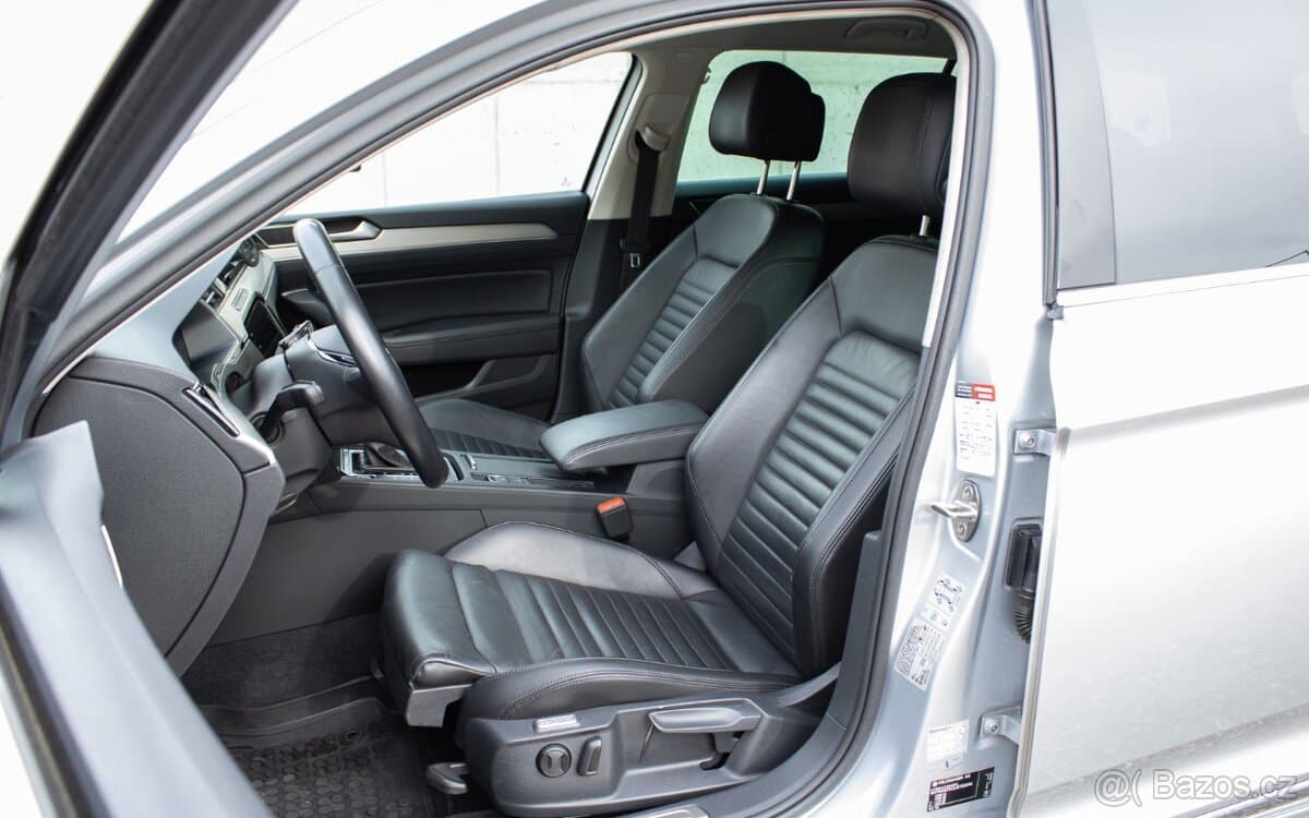 2018 Volkswagen PASSAT - 19