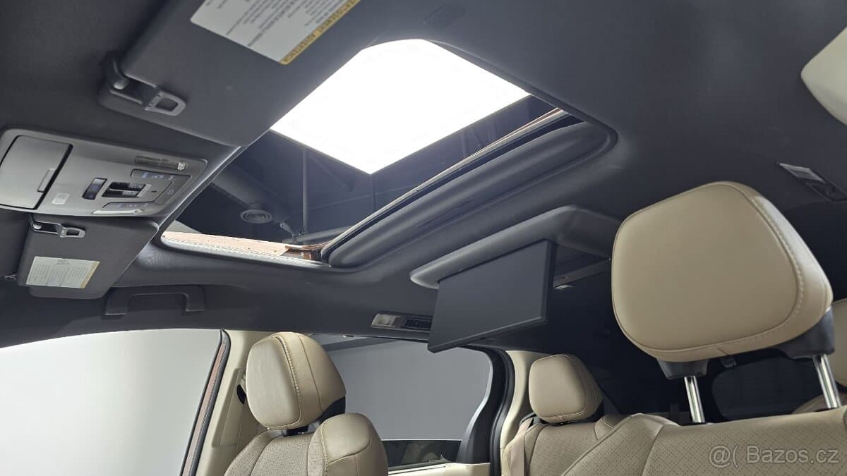 2023 Toyota SIENNA - 19