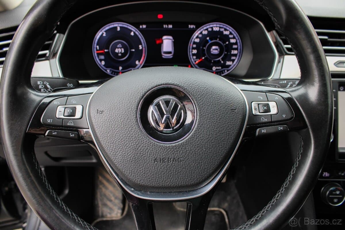 2015 Volkswagen PASSAT - 19