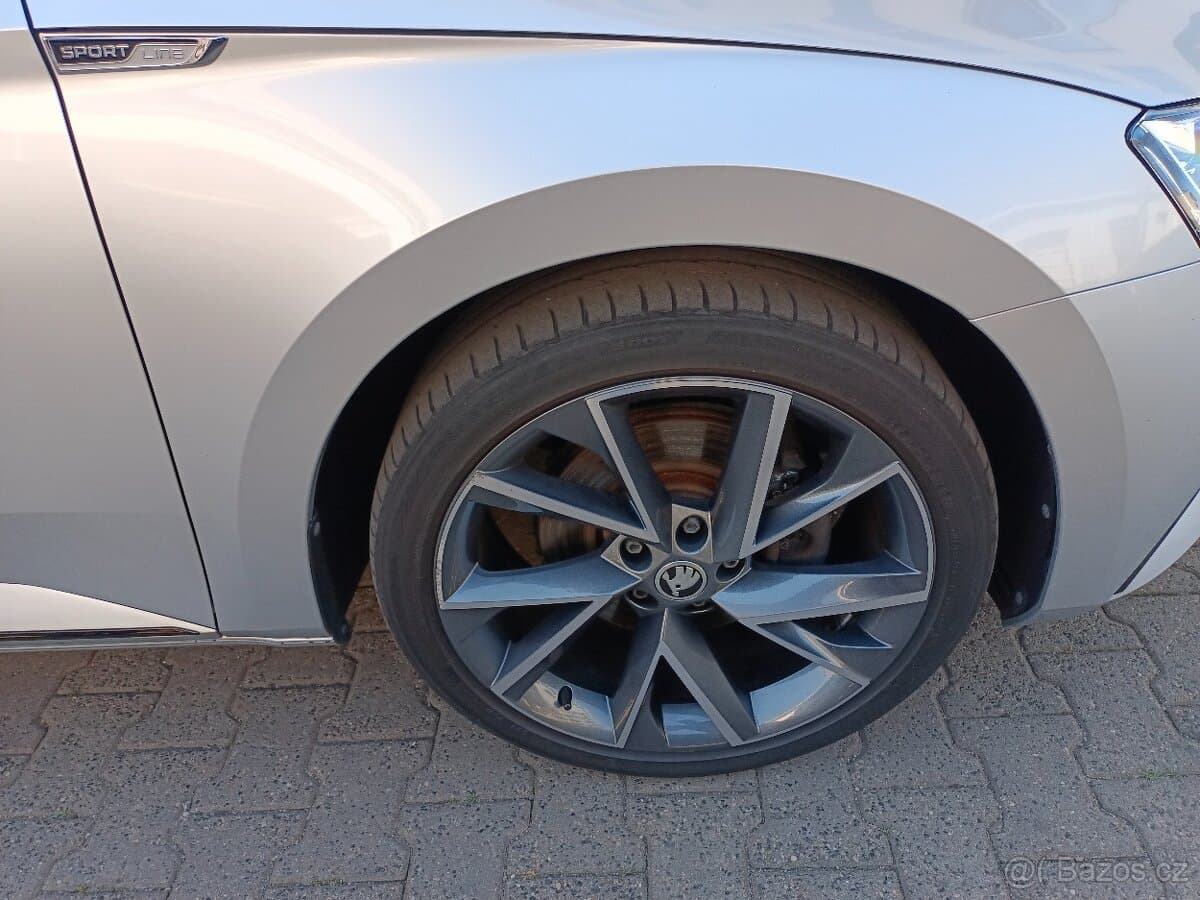 2022 Škoda SUPERB - 19