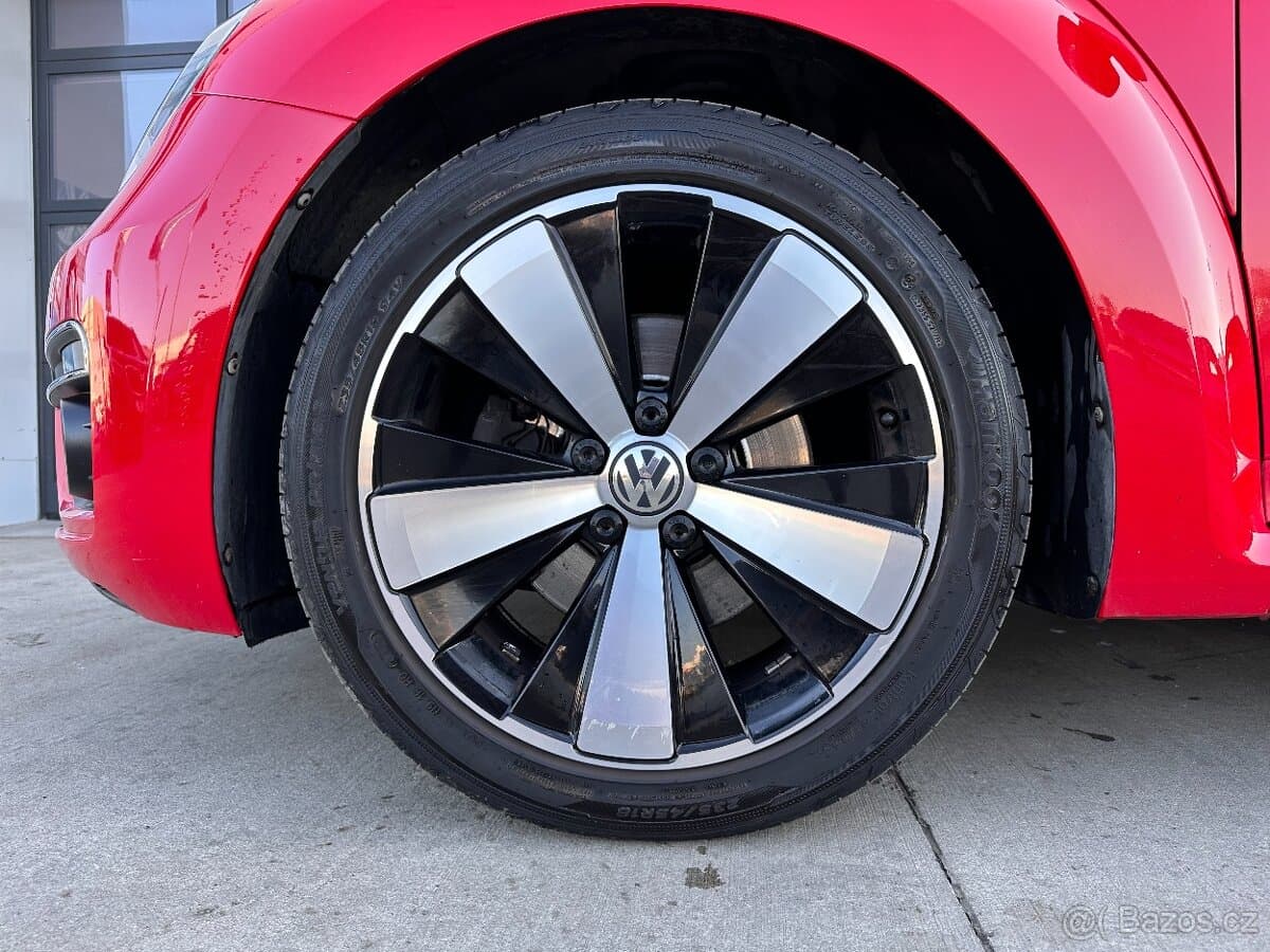 2015 Volkswagen BEETLE - 19