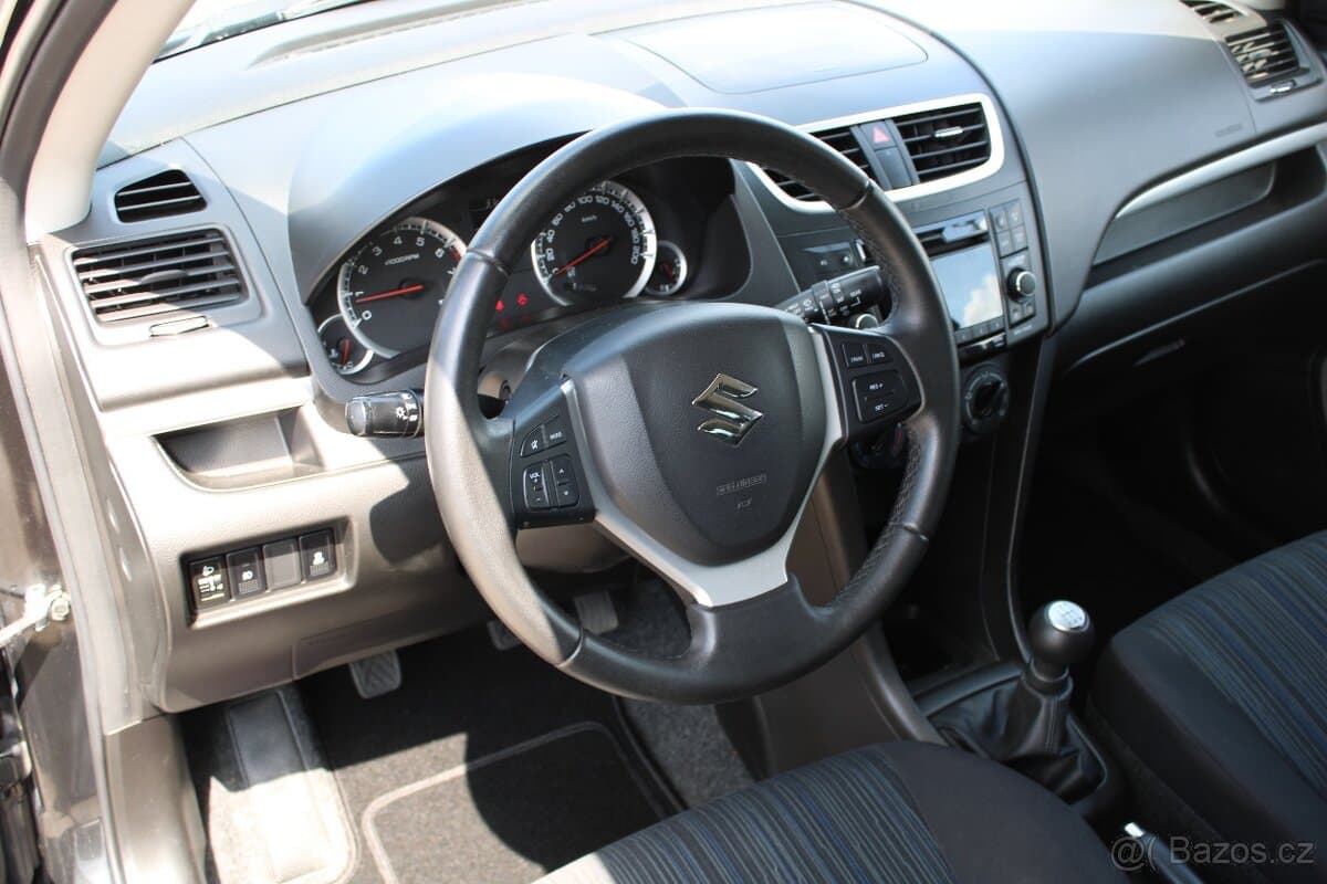 2015 Suzuki SWIFT - 19