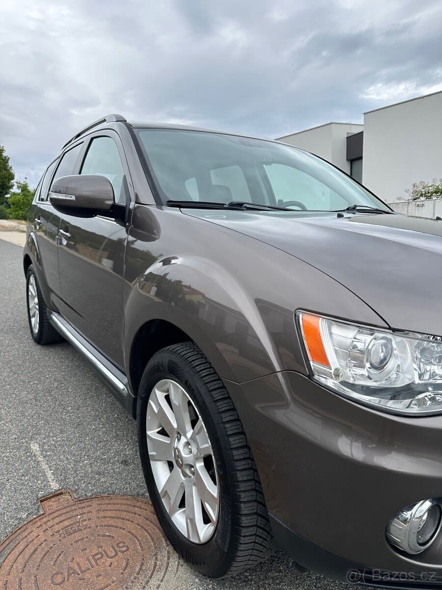 2012 Mitsubishi OUTLANDER - 19