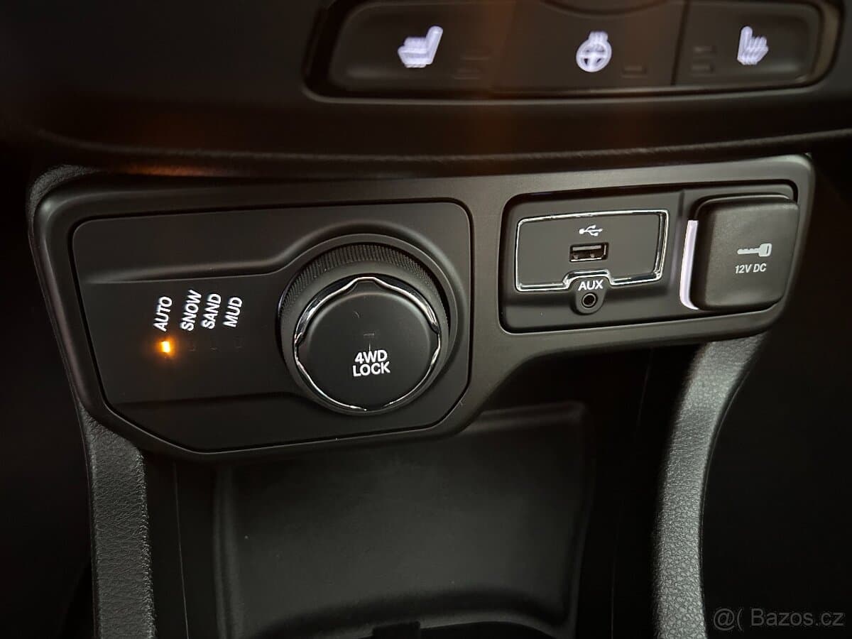 2018 Jeep RENEGADE - 19