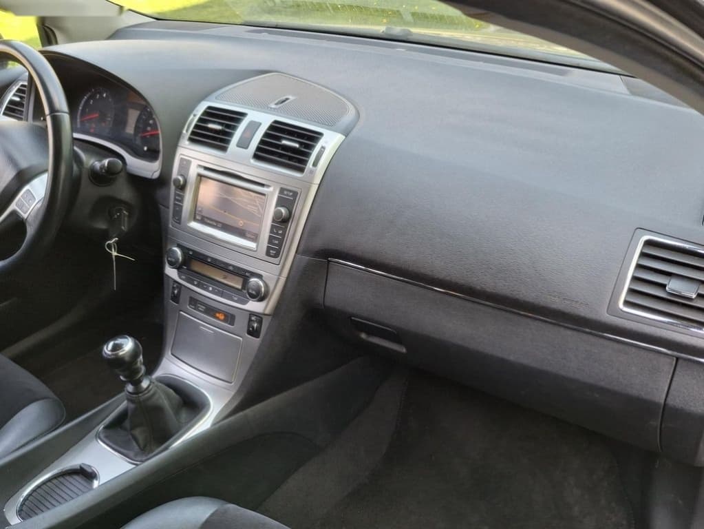 2013 Toyota AVENSIS - 19