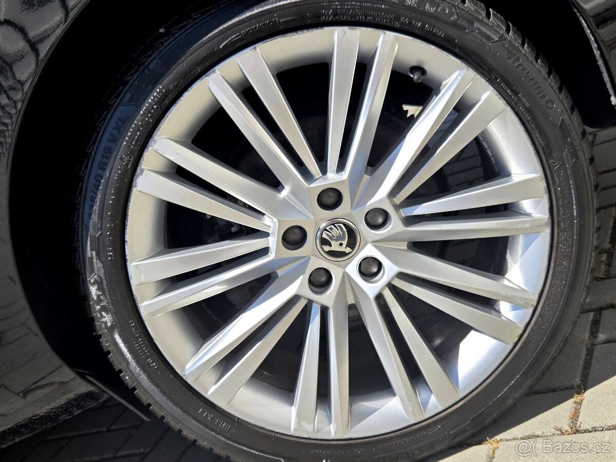 2020 Škoda SUPERB - 19