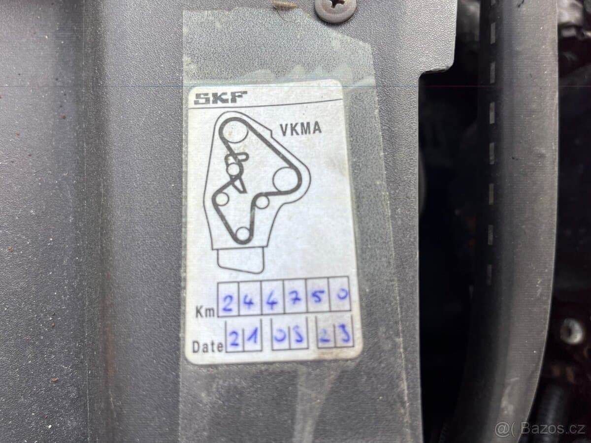 2011 Ford S-MAX - 19