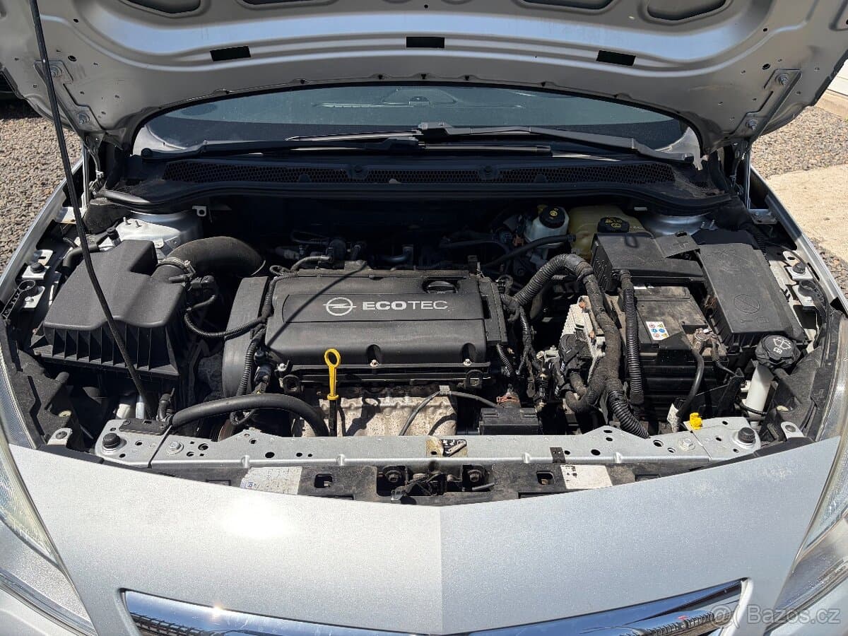2011 Opel ASTRA - 19