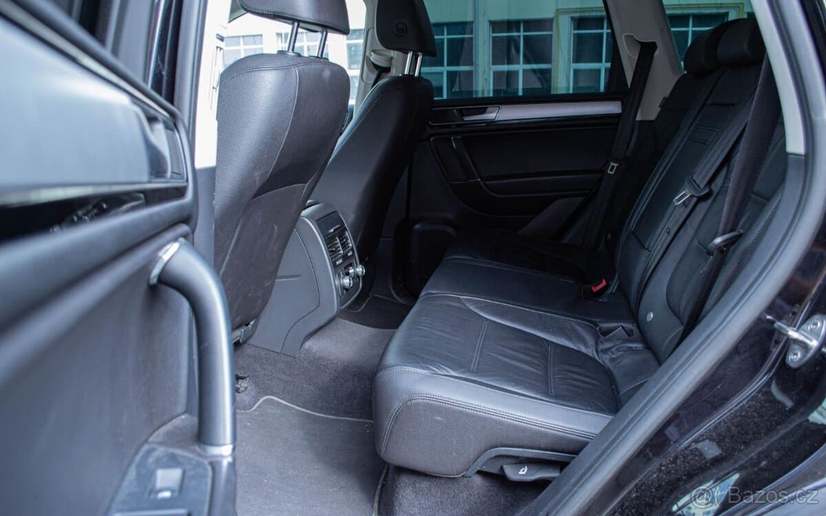 2016 Volkswagen TOUAREG - 19
