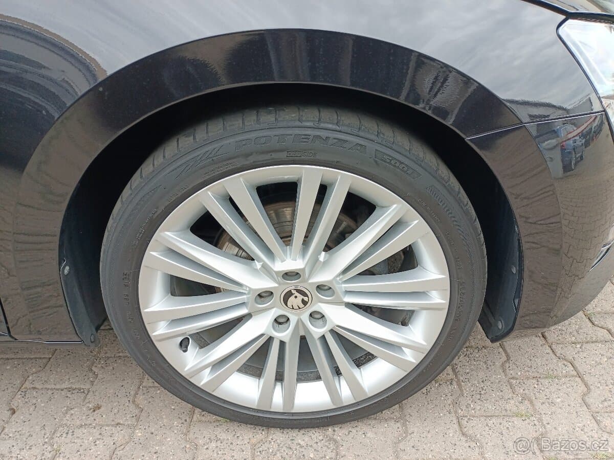 2023 Škoda SUPERB - 19