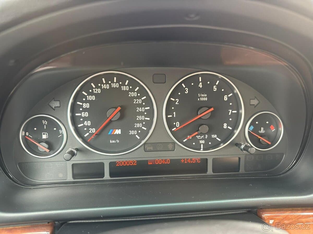 2000 BMW M5 - 19