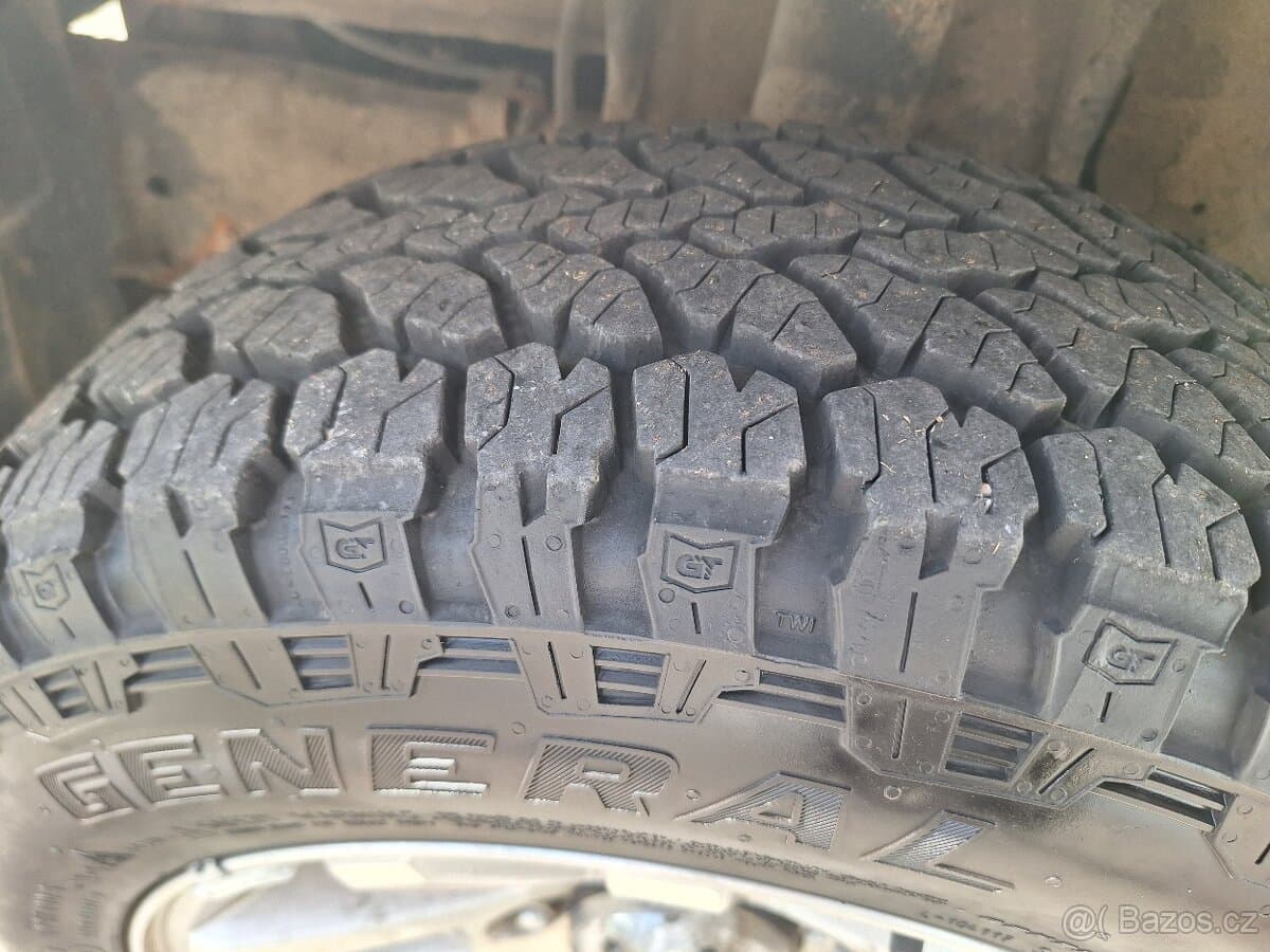 2004 Suzuki GRAND - 19