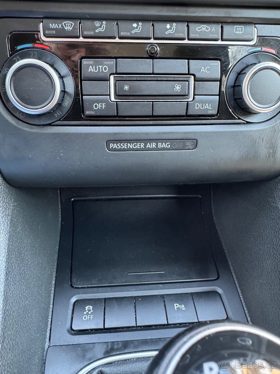 2010 Volkswagen GOLF - 19