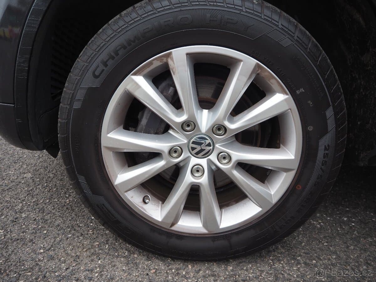 2012 Volkswagen TOUAREG - 19
