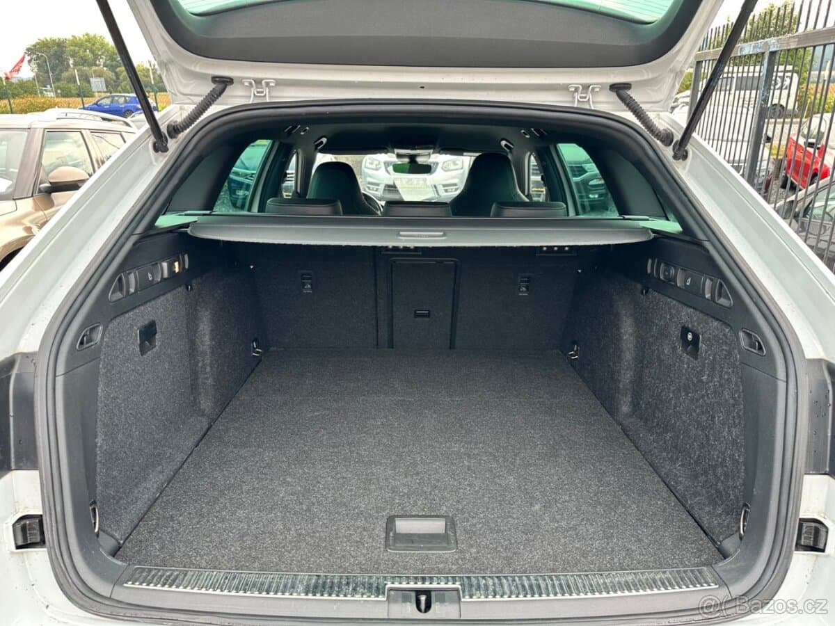 2019 Škoda SUPERB - 19