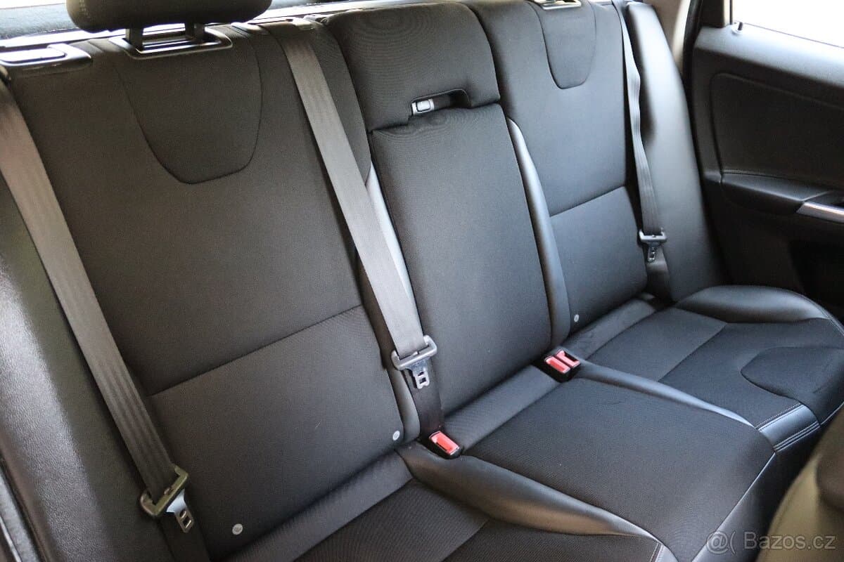 2015 Volvo XC60 - 19