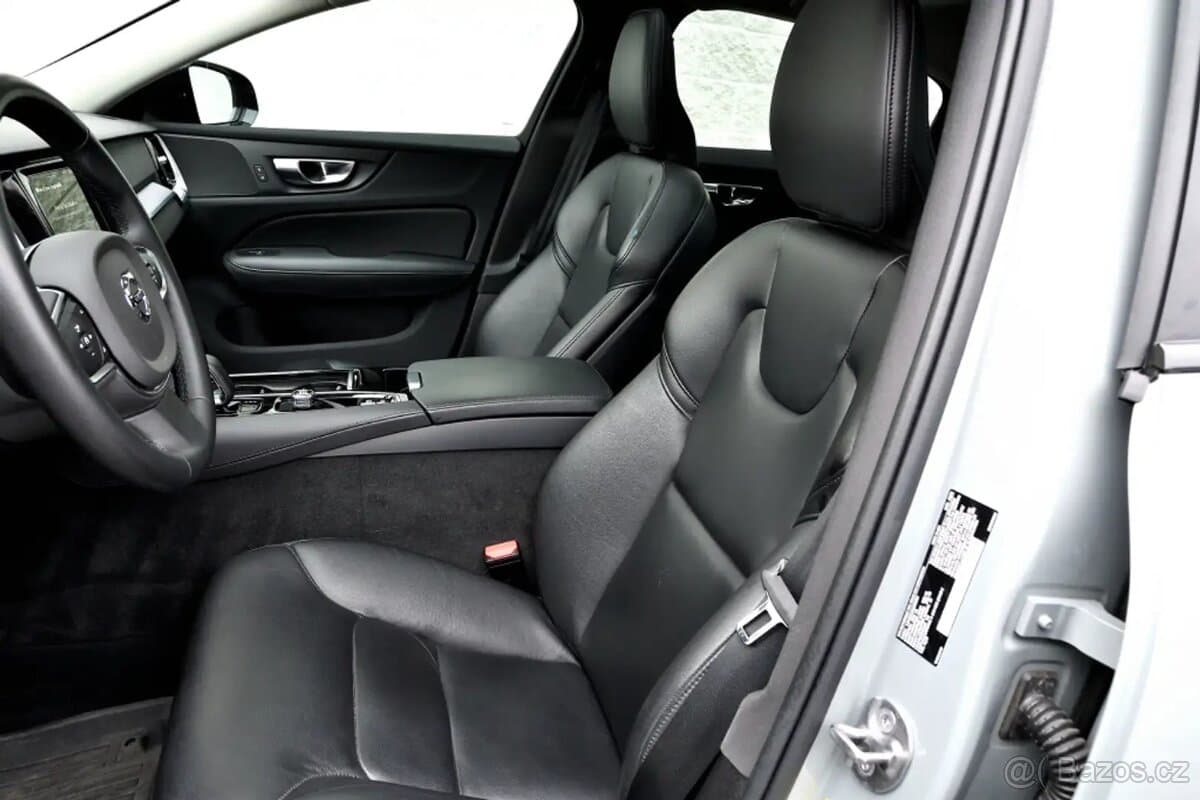 2025 Volvo S60 - 19