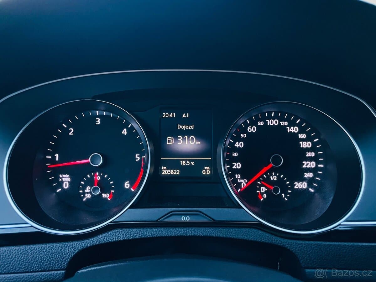 2016 Volkswagen PASSAT - 19