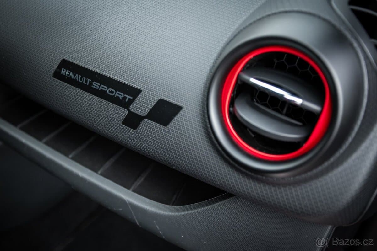 2014 Renault CLIO - 19
