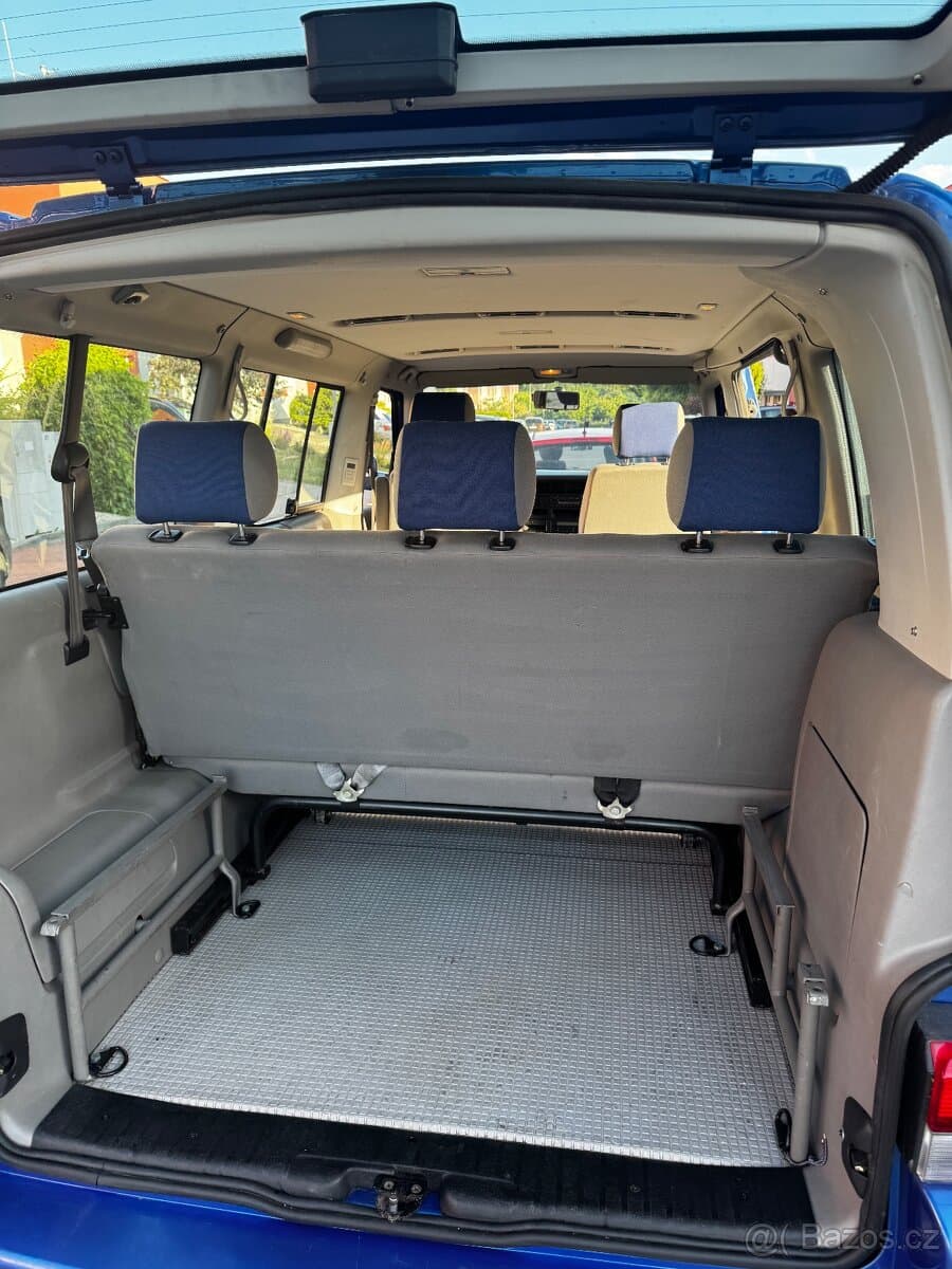 Volkswagen MULTIVAN - 37
