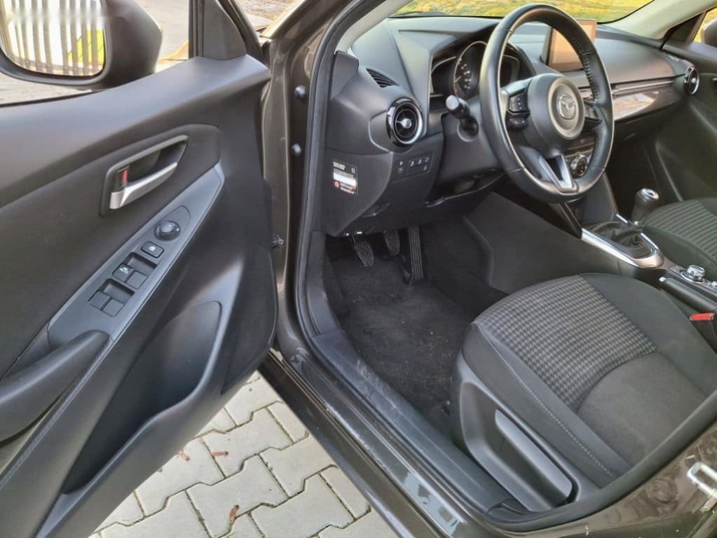 2017 Mazda 2 - 19