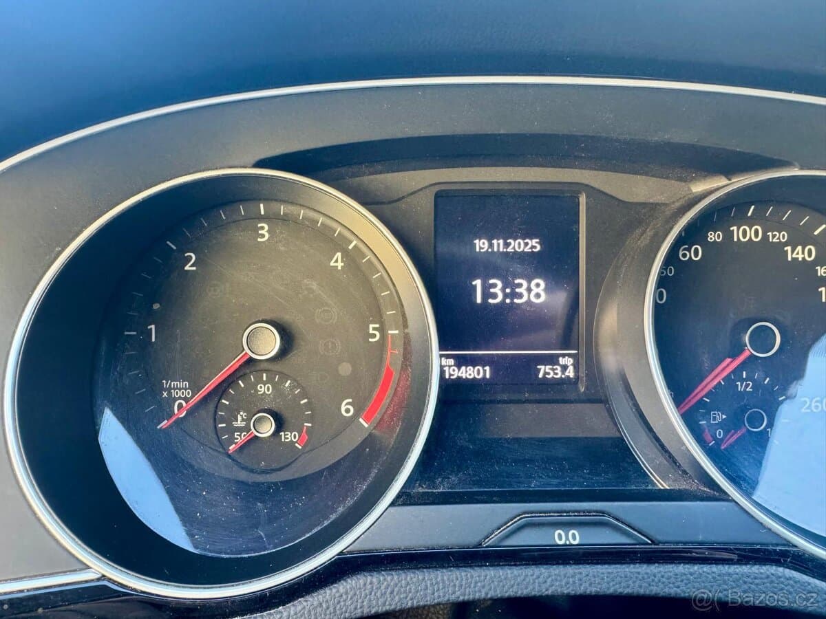 2015 Volkswagen PASSAT - 19