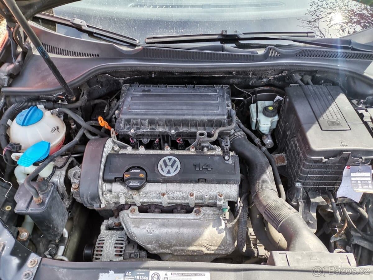 2010 Volkswagen GOLF - 19