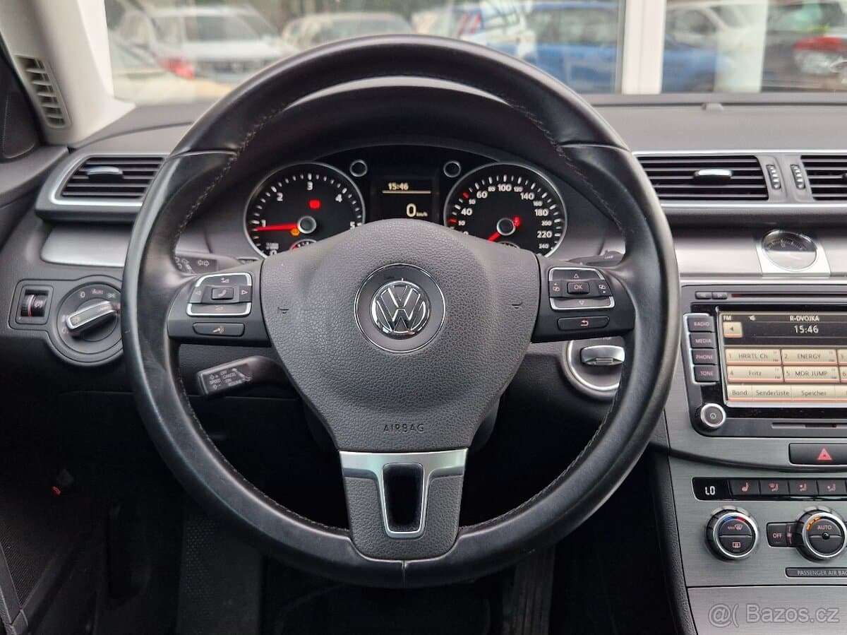 2013 Volkswagen PASSAT - 19