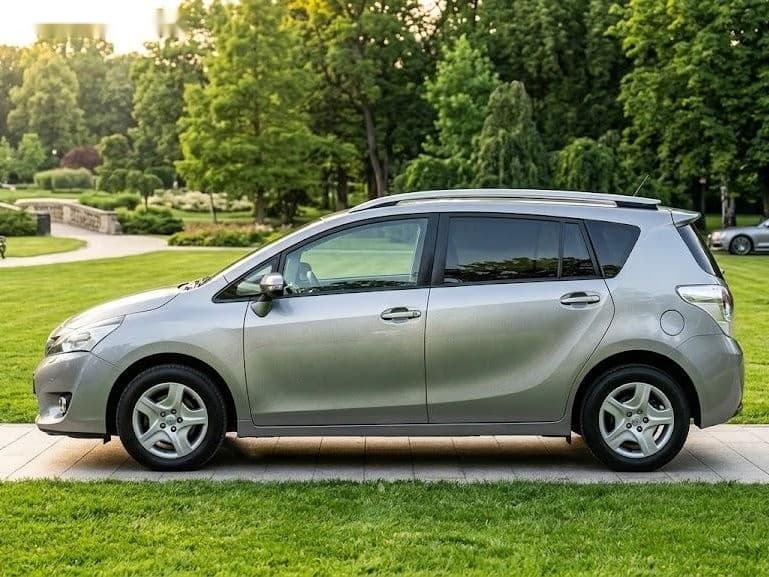 2013 Toyota VERSO - 19