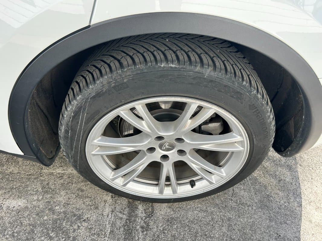 2021 Tesla MODEL Y - 19