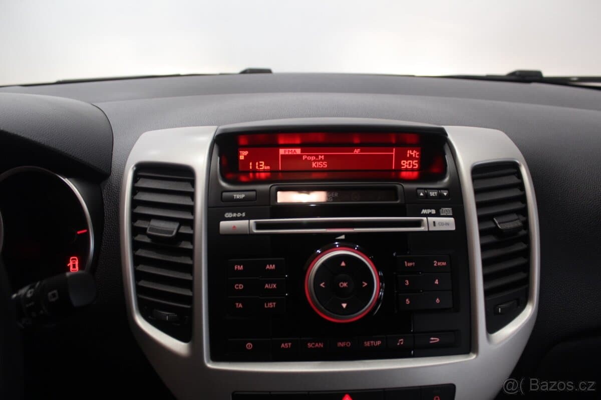 2016 Kia VENGA - 19