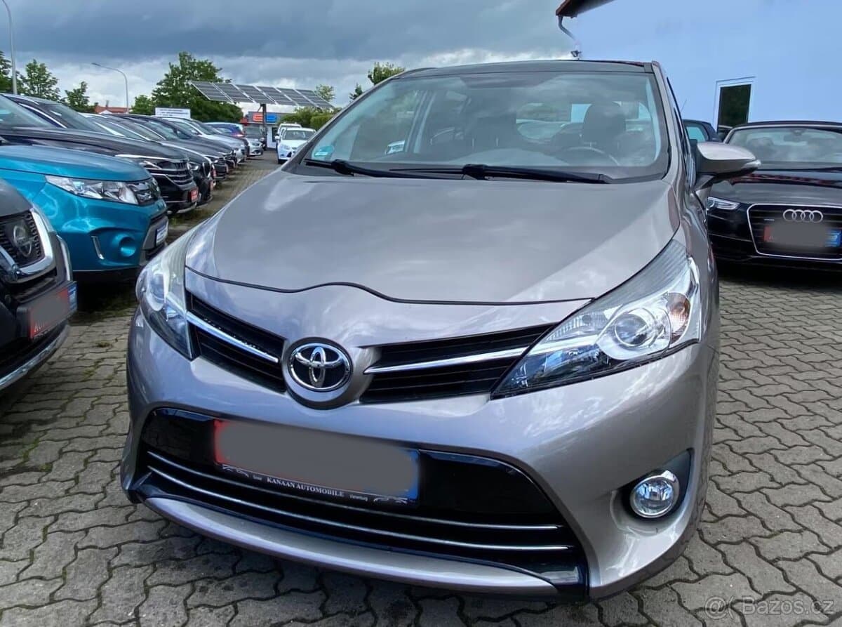 2015 Toyota VERSO - 19